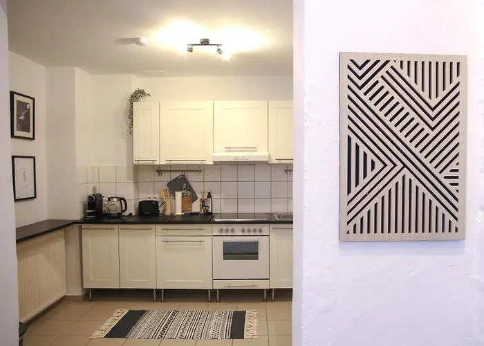 Cosy In With Garage Apartment